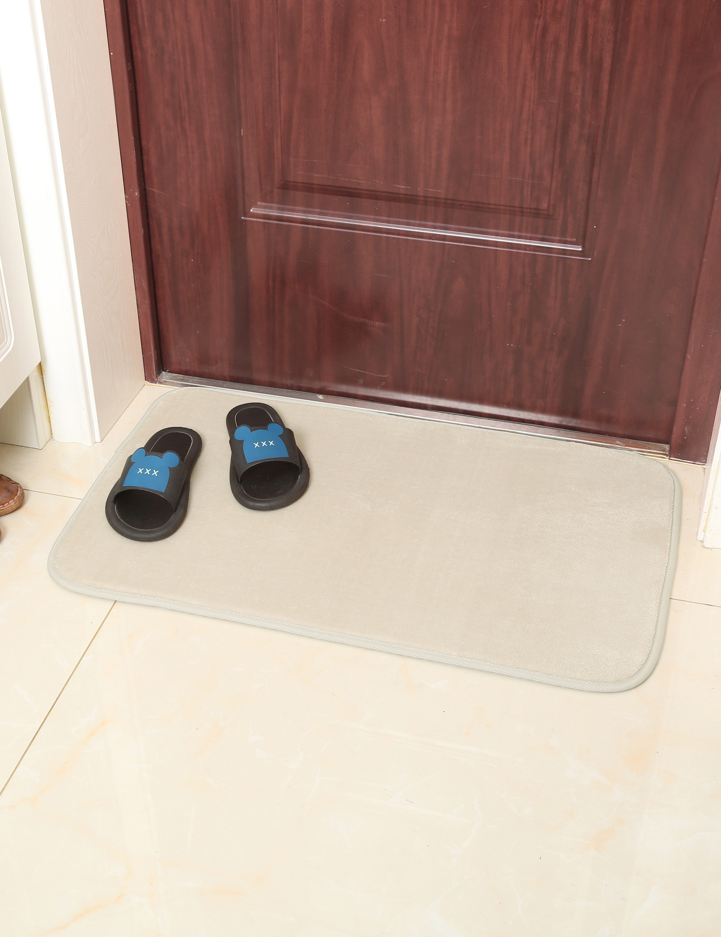 ALEGTER Memory Foam Door Mat for Entrance,Water Absorbent And Machine Washable Floor Mat for Kitchen Bedroom Restroom Indoor And Outdoor(20 X 32 Inch, Beige)