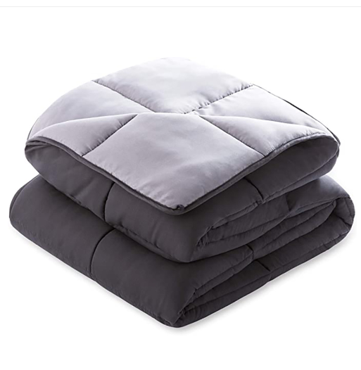 Warm and comfortable four seasons chemical fiber quilt