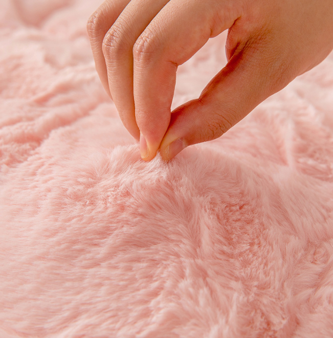 Faux Rabbit Fur Blanket Quilted Bed Pad for Autumn and Winter Single and Double Bed, New Design for Dormitory and Home Use
